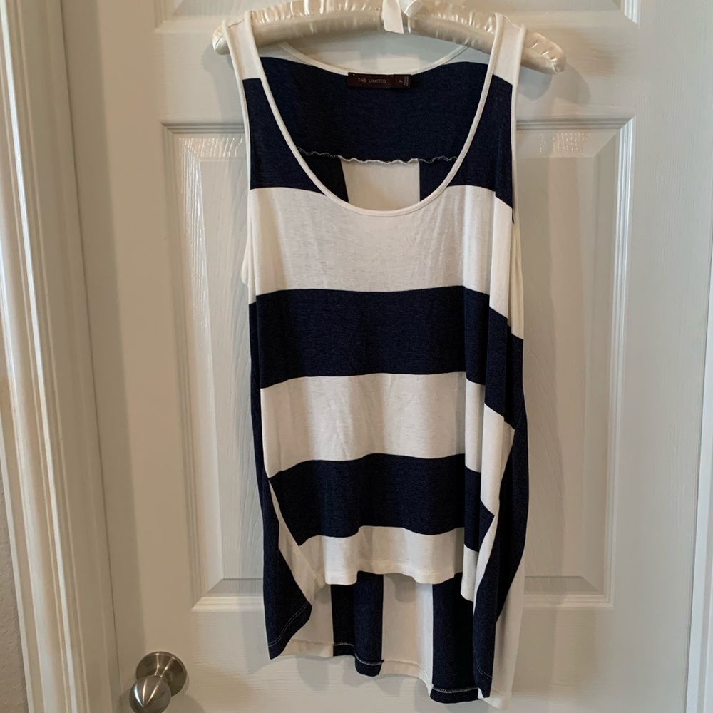 Sleeveless hi-lo asymmetrical top